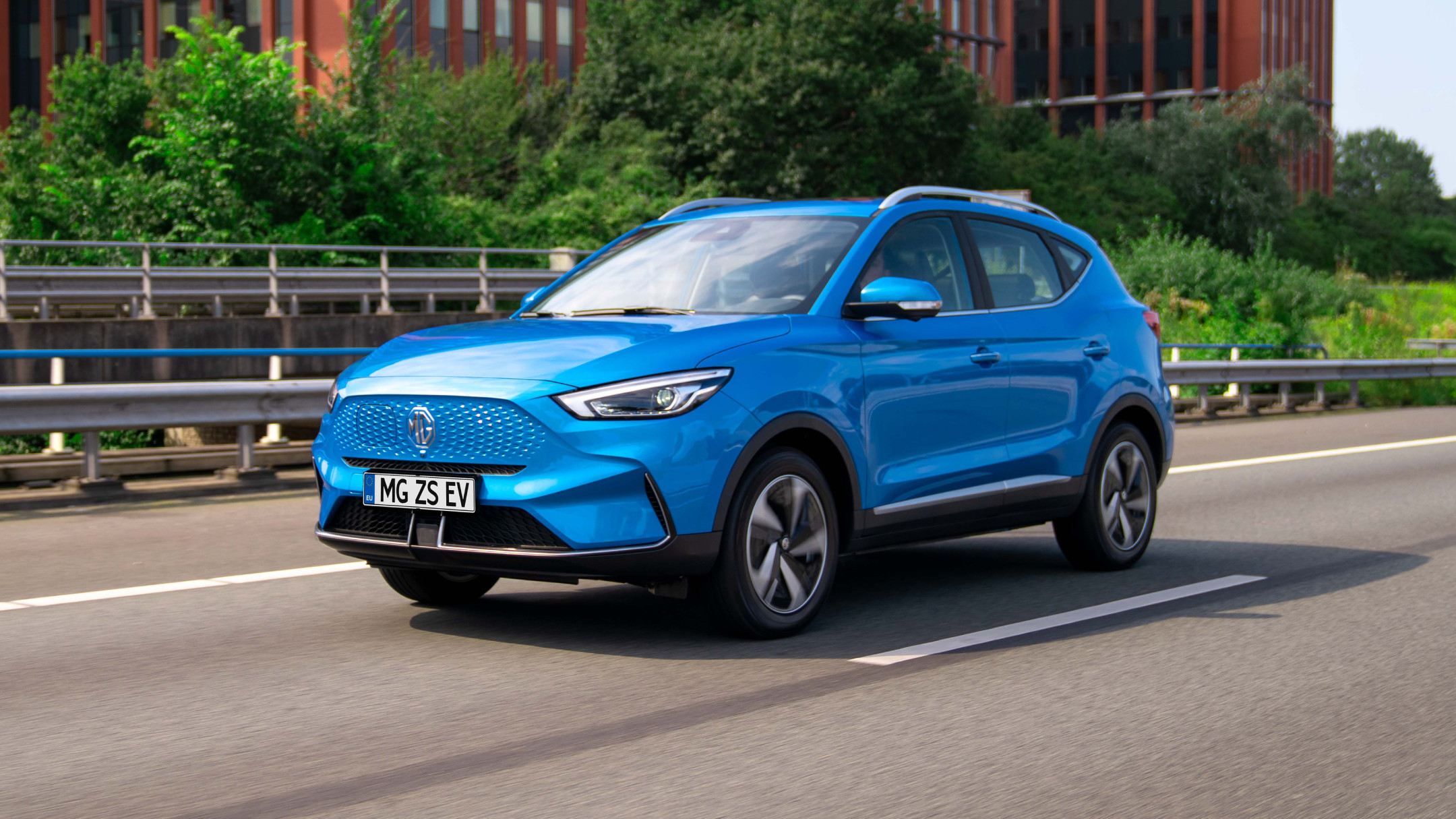 MG ZS EV DRIVING